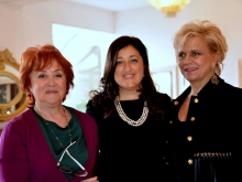 La giornalista Carmen Davolo con Mariella Russo Albergatrice e Carolina Ciampa